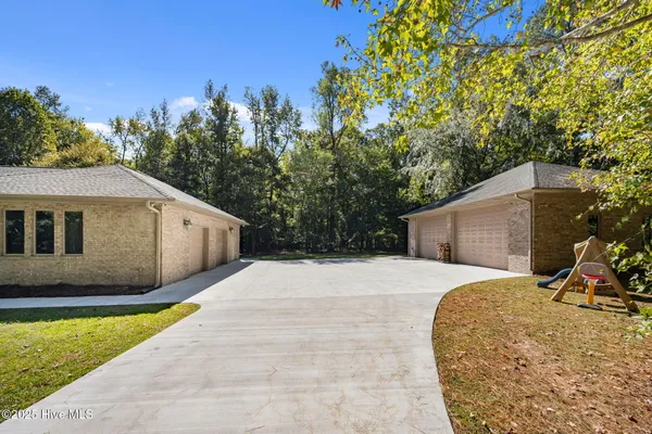 $649,900 | 123 Farmington Road, Grimesland, NC 27837