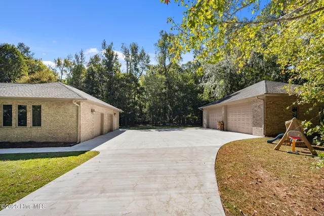 $649,900 | 123 Farmington Road, Grimesland, NC 27837