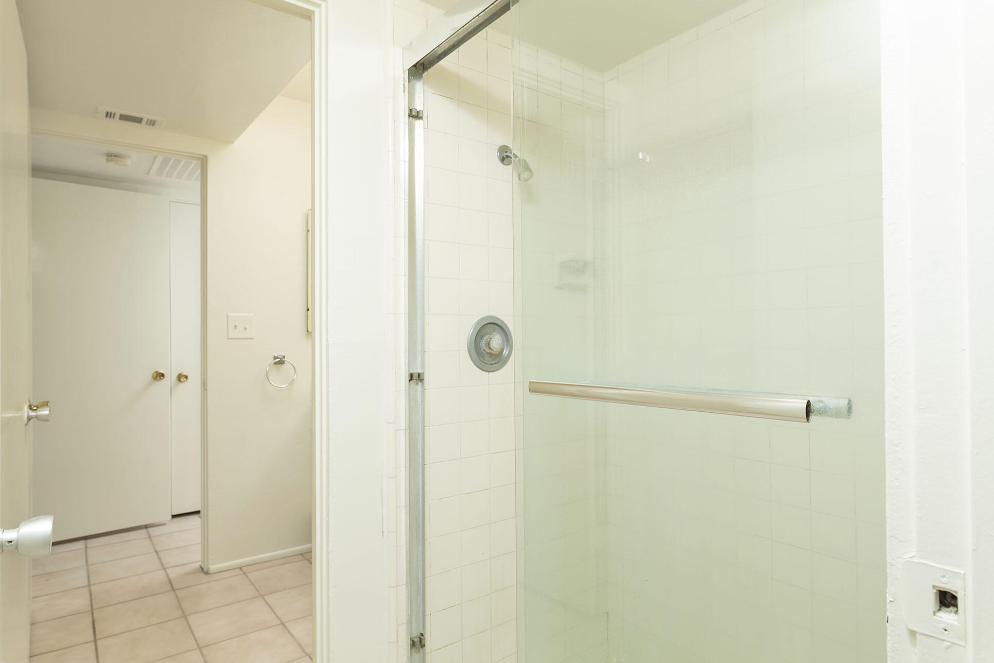 42336 Dunes View Road, Unit 12 Rancho Mirage, CA 92270 - Photo 23 of 29 a bathroom with a shower