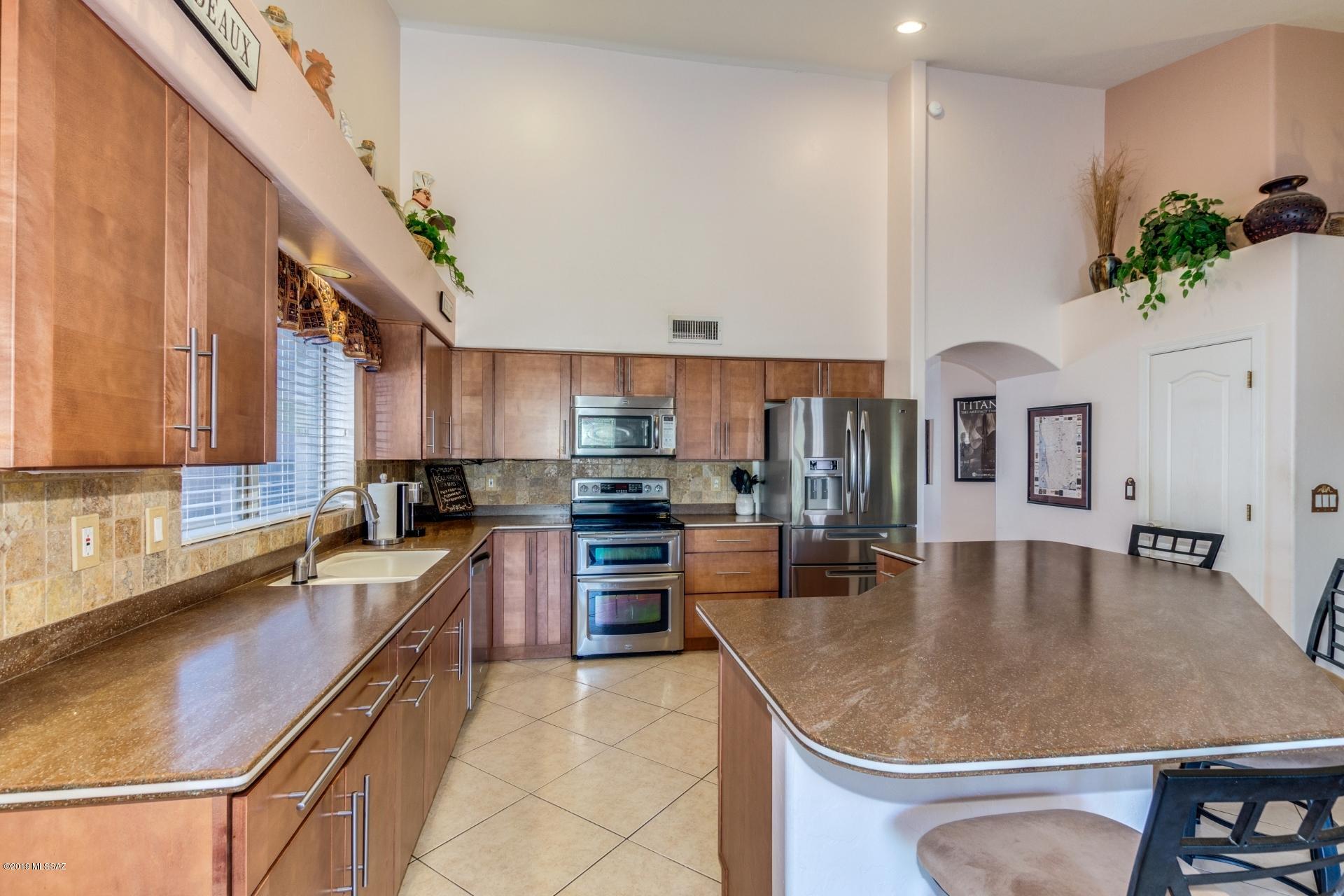6831 West Rifle Way Tucson, AZ 85743 - Photo 7 of 17