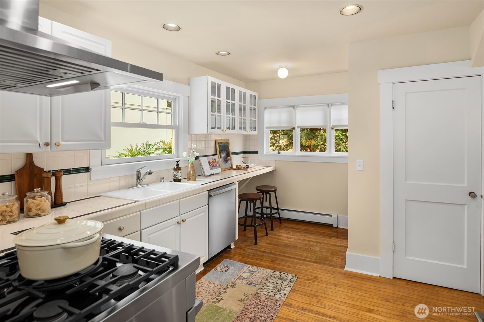 521 North 47th Street Seattle, WA 98103 - Photo 13 of 34