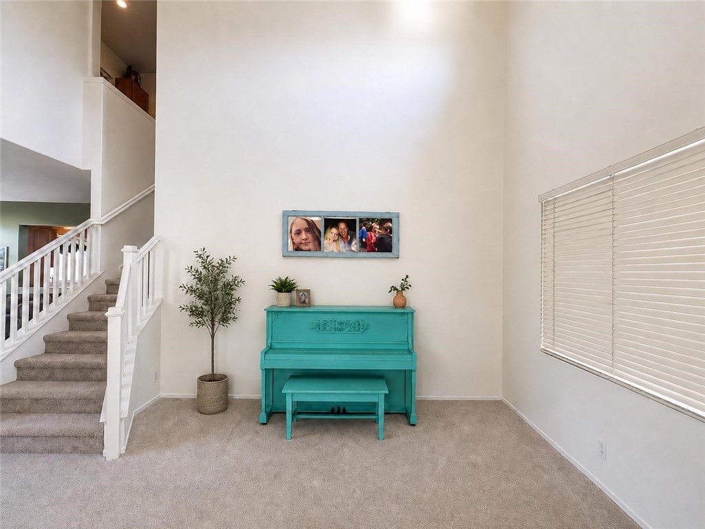 292 Edgemire Lane Simi Valley, CA 93065 - Photo 21 of 45