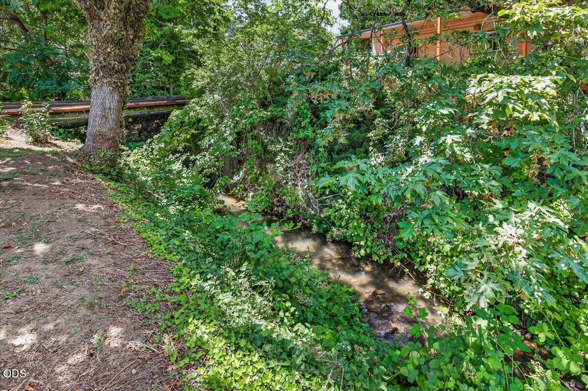 2240 Hull Road Medford, OR 97501 - Photo 36 of 49