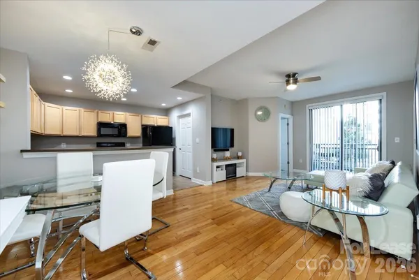 $1,750 | 718 West Trade Street, Unit 204, Charlotte, NC 28202