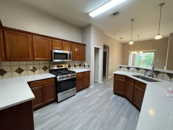 $2,550 | 2709 Logan Drive, Mansfield, TX 76063