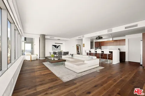 $7,500 | 1155 South Grand Avenue, Unit 1502, Los Angeles, CA 90015