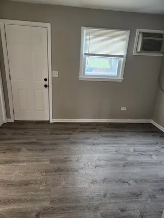 $1,300 | 1340 North Main Street, Unit A8, Wheaton, IL 60187