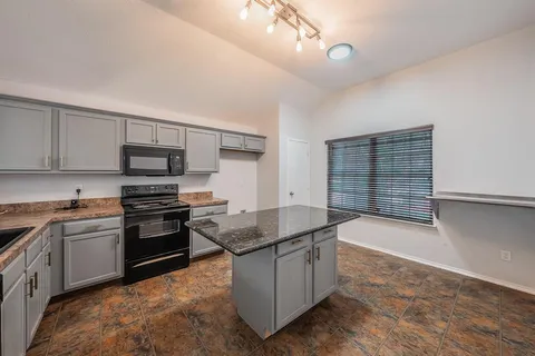 $355,000 | 10100 Cougar Trail, Fort Worth, TX 76108
