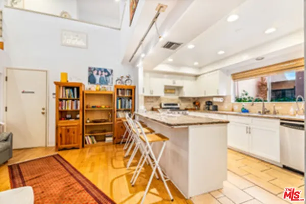 $11,000 | 225 Sherman Canal, Venice, CA 90291