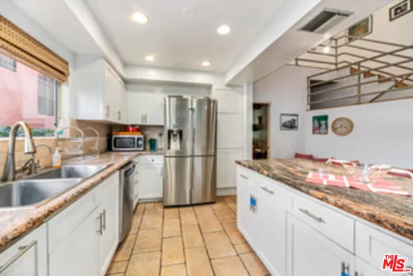 $11,000 | 225 Sherman Canal, Venice, CA 90291