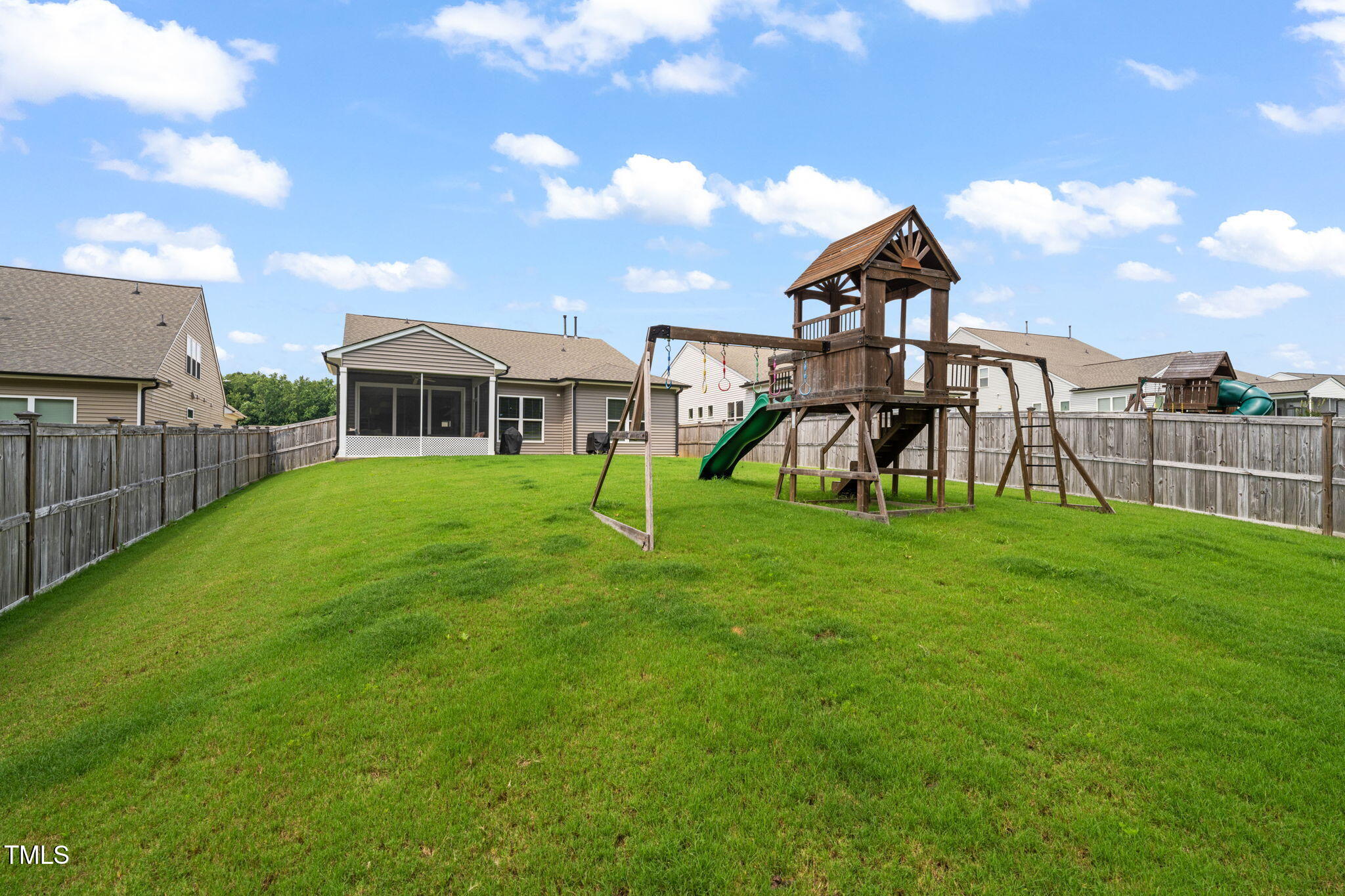 2437 Nassau Trace Fuquay-Varina, NC 27526 - Photo 33 of 38 35-web-or-mls-untitled-37