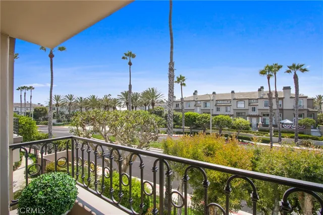 $1,679,000 | 19355 Maidstone Lane, Huntington Beach, CA 92648