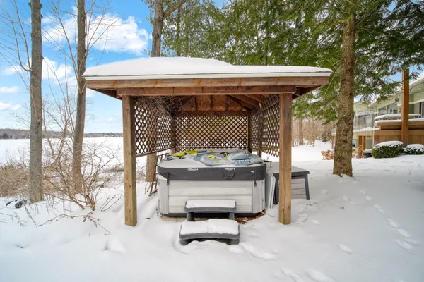 $1,500,000 | 5160 Merriman Road, Jackson, MI 49201