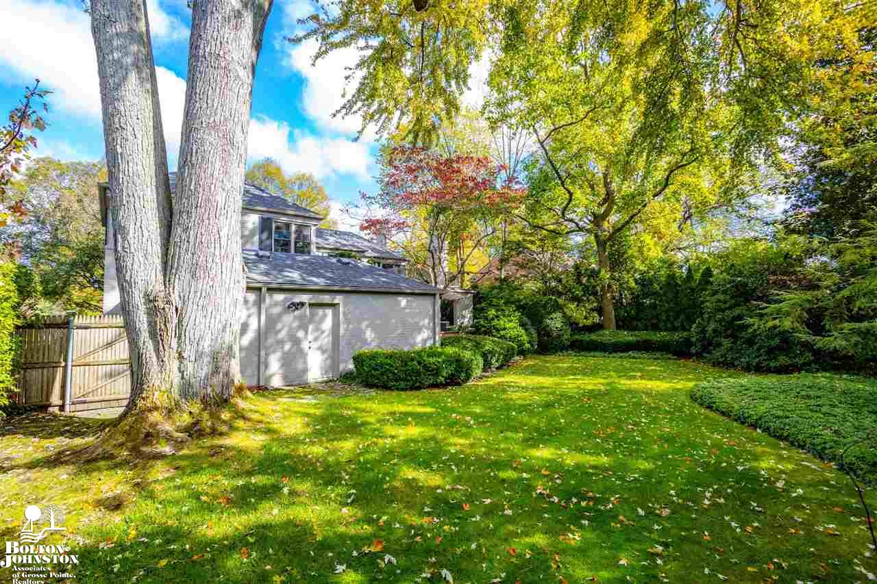 193 Merriweather Road Grosse Pointe Farms, MI 48236 - Photo 52 of 68