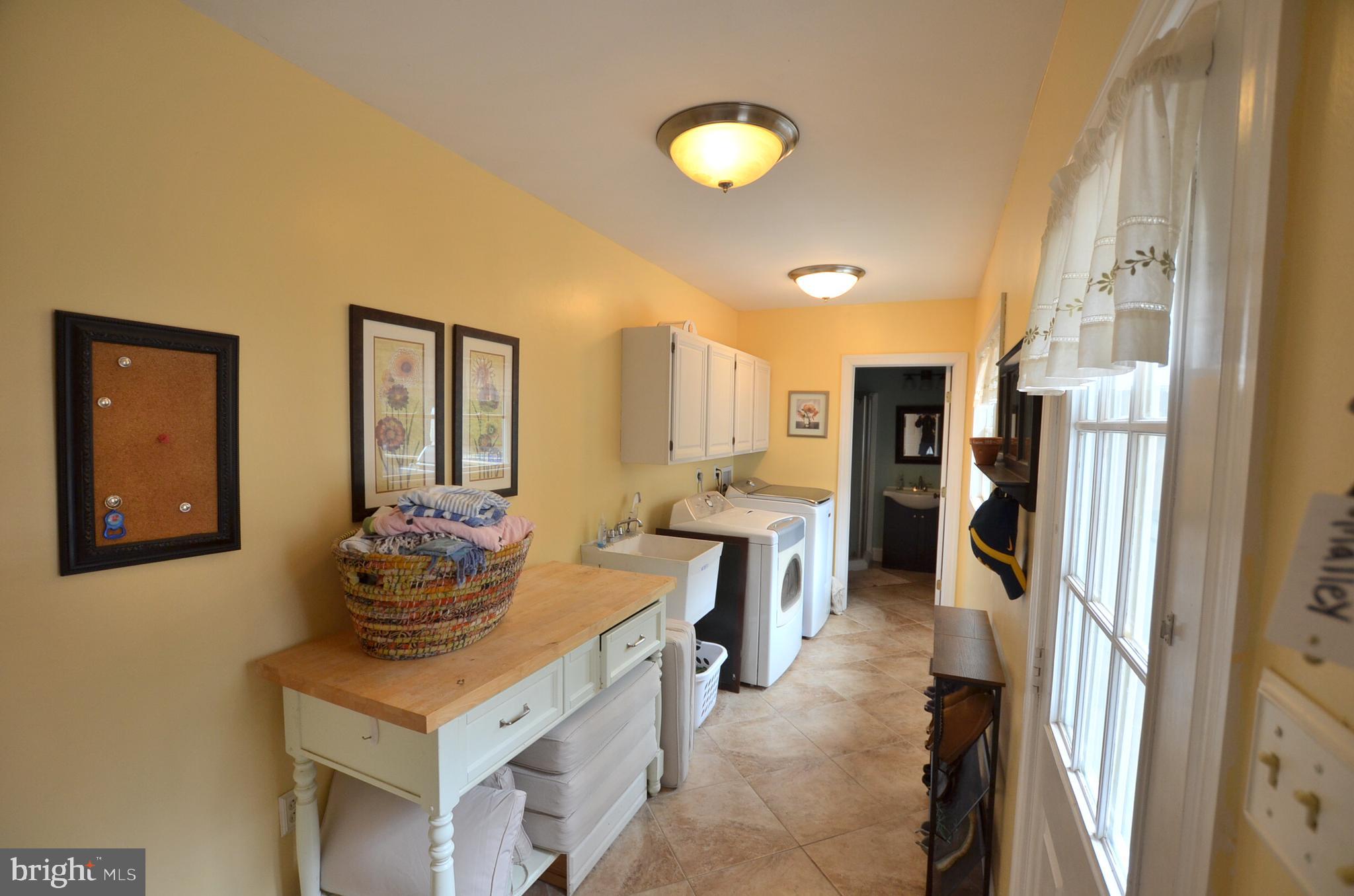 3 Shortledge Court Landenberg, PA 19350 - Photo 29 of 74 Large Laundry room