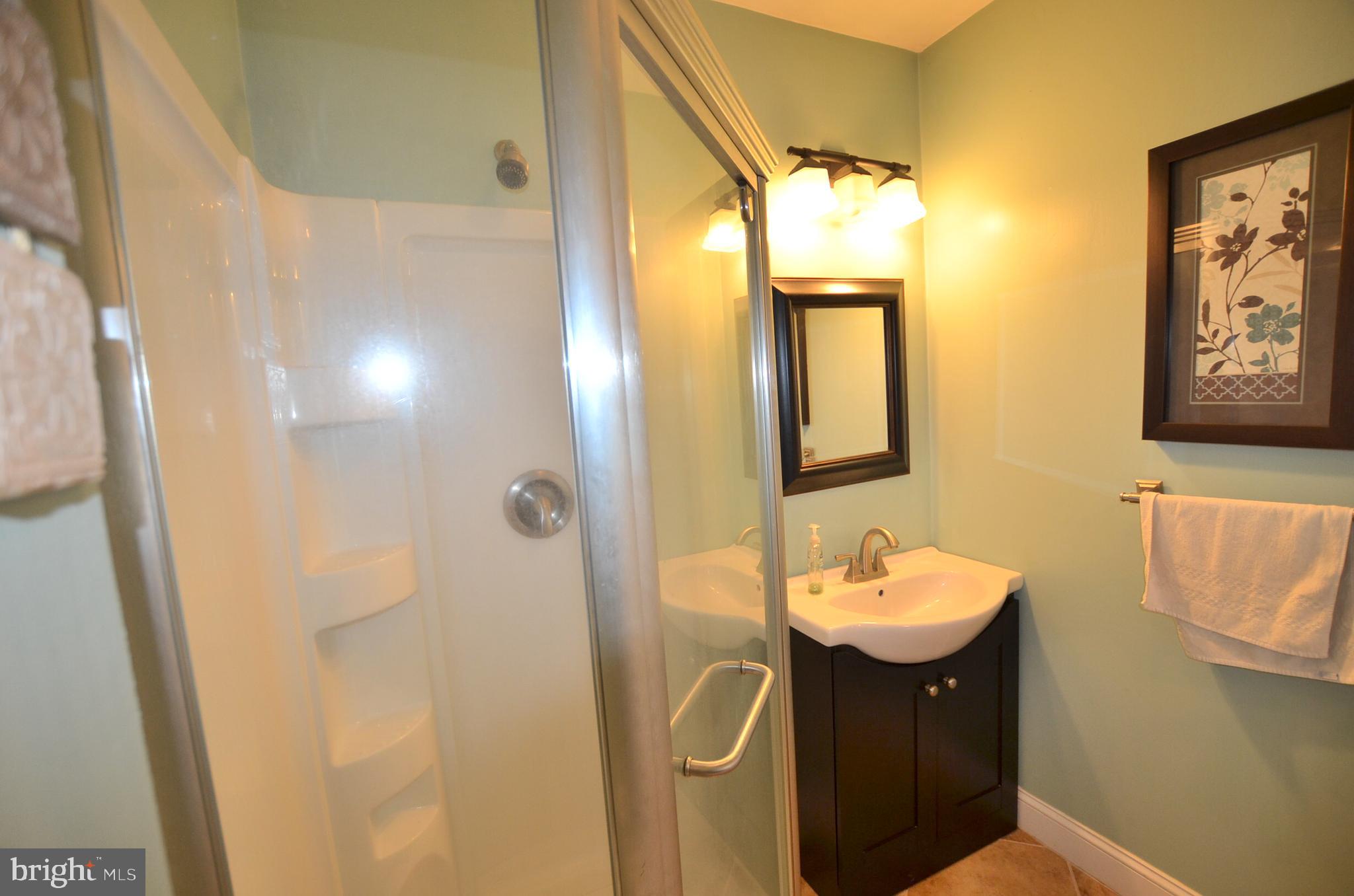 3 Shortledge Court Landenberg, PA 19350 - Photo 31 of 74 1st Floor full bath