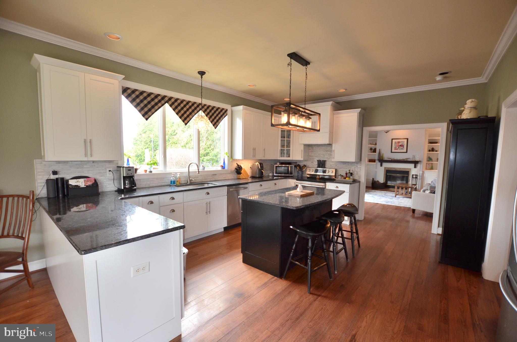 3 Shortledge Court Landenberg, PA 19350 - Photo 33 of 74 Beautifully updated kitchen