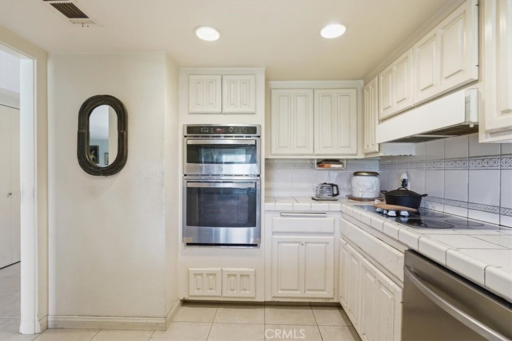 5555 Canyon Crest Drive, Unit 2F Riverside, CA 92507 - Photo 14 of 29