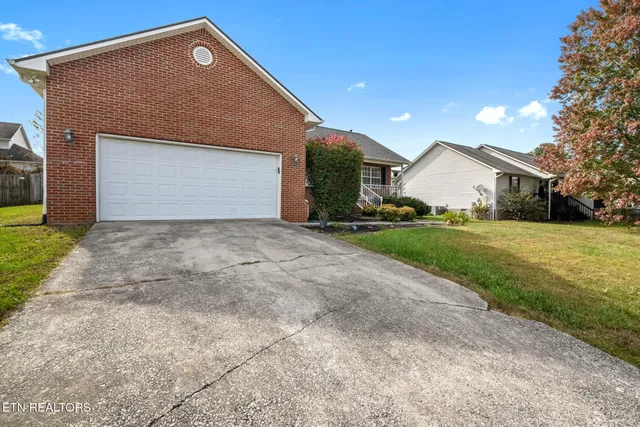 $339,500 | 541 Pebble Creek Road, Knoxville, TN 37918