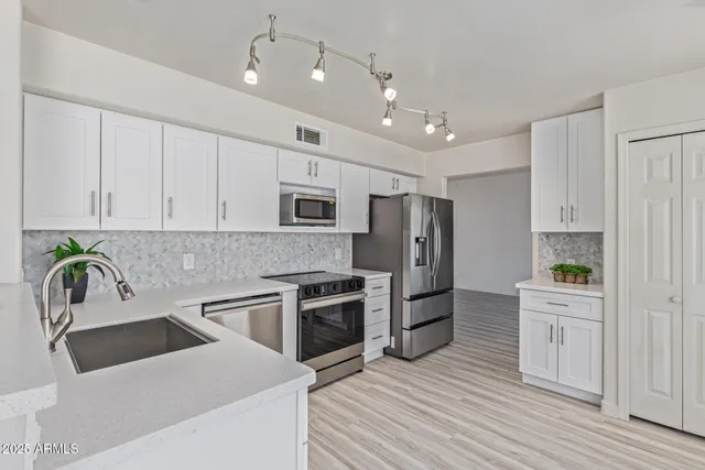 $579,900 | 4933 East Downing Street, Mesa, AZ 85205