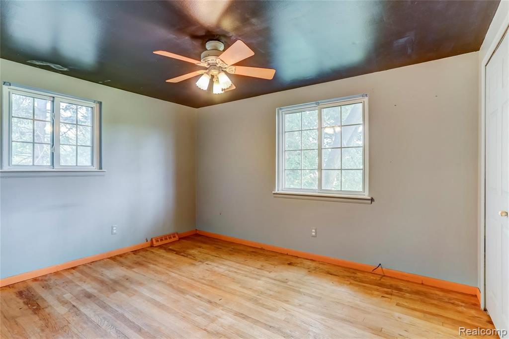 53400 Chesterfield Road Chesterfield, MI 48051 - Photo 28 of 36