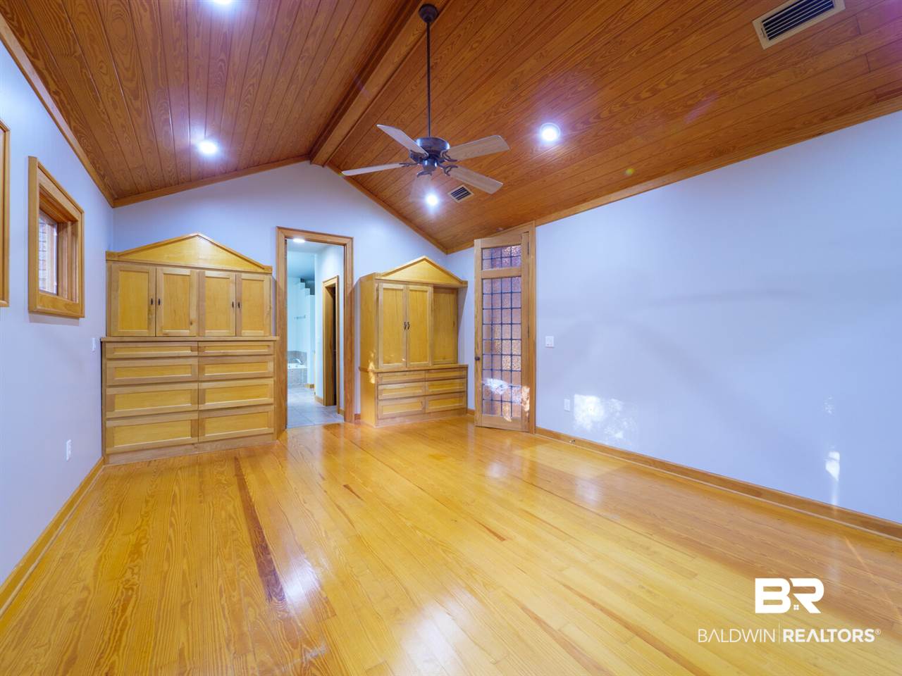 350 Grand Avenue Fairhope, AL 36532 - Photo 16 of 38 Master Builtin Chests