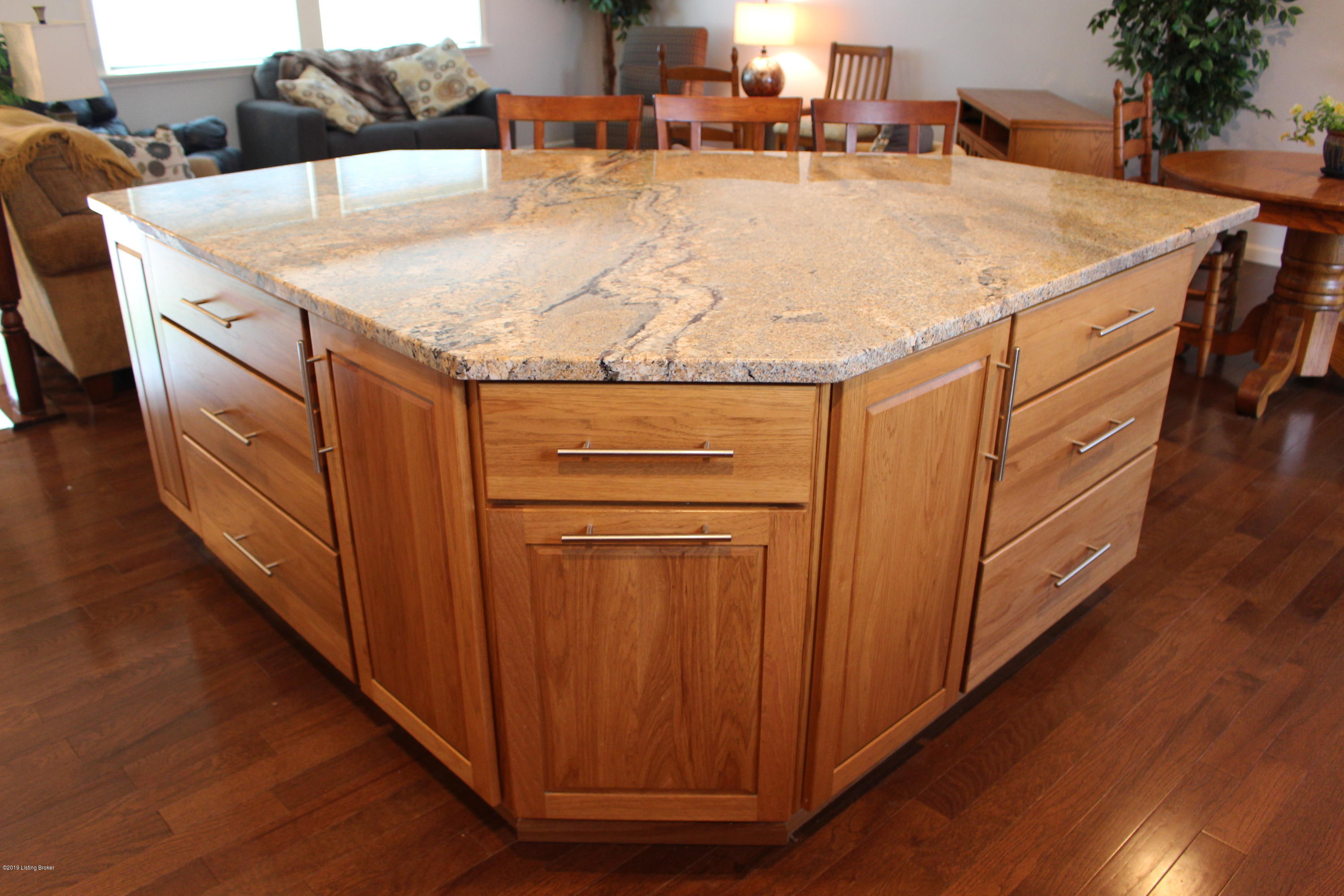 307 Alcott Road Louisville, KY 40207 - Photo 5 of 17 Kitchen