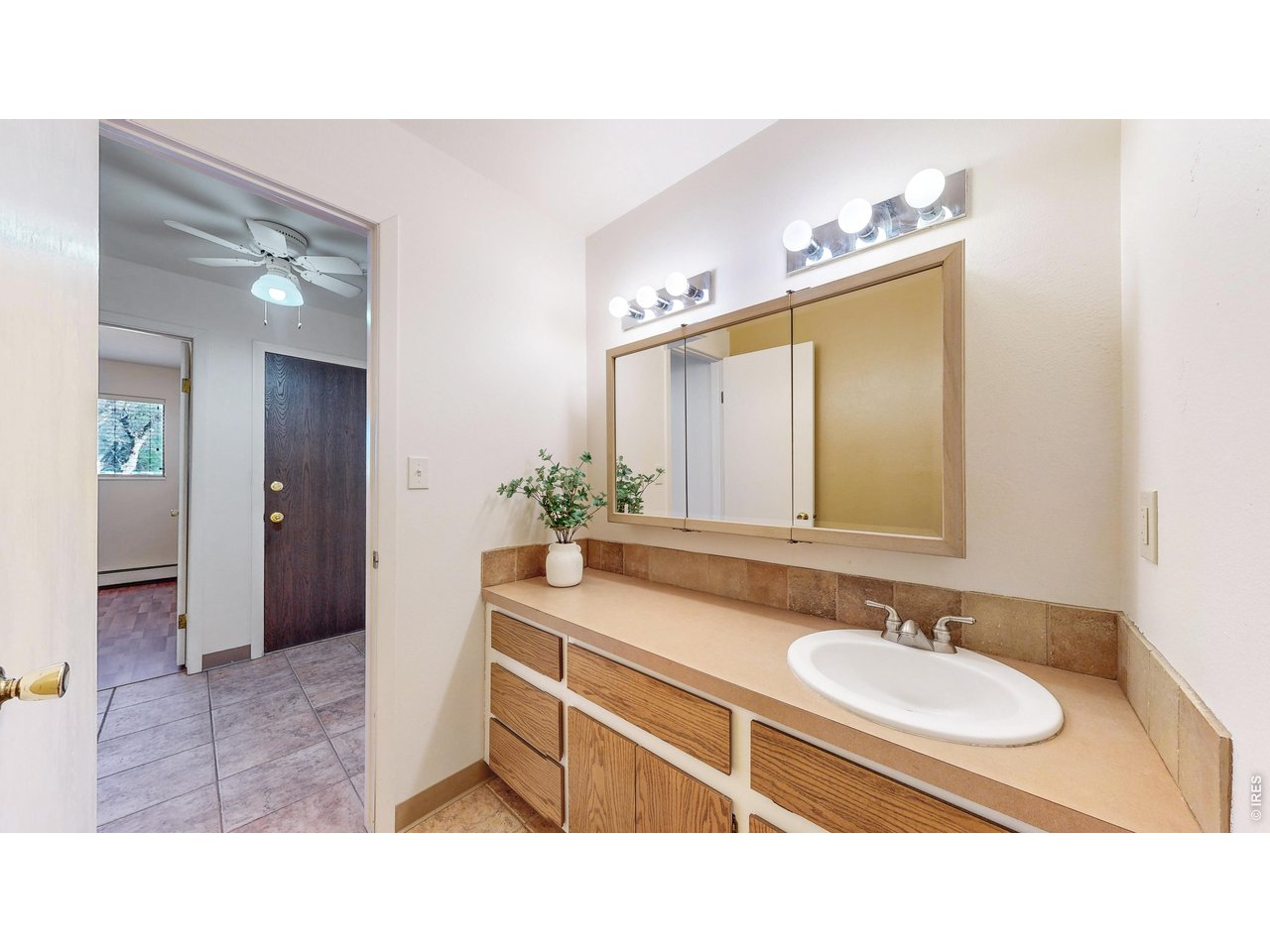 705 East Drake Road, Unit 25 Fort Collins, CO 80525 - Photo 21 of 34 Main Bath