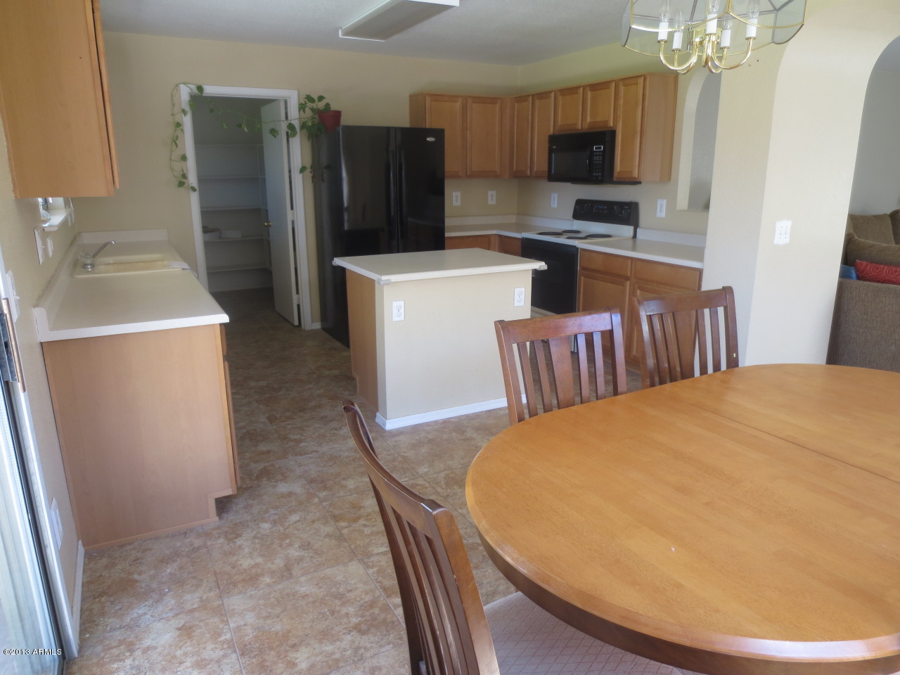 700 South Colonial Street Gilbert, AZ 85296 - Photo 3 of 6 Kitchen