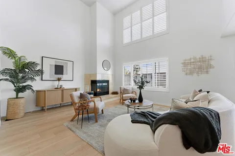 $1,549,000 | 1214 14th Street, Unit 204, Santa Monica, CA 90404