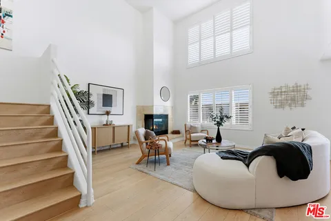 $1,549,000 | 1214 14th Street, Unit 204, Santa Monica, CA 90404