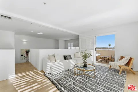 $1,549,000 | 1214 14th Street, Unit 204, Santa Monica, CA 90404
