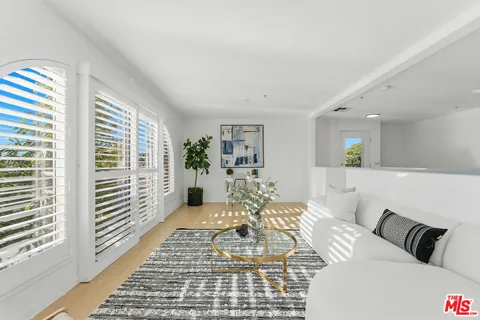 $1,549,000 | 1214 14th Street, Unit 204, Santa Monica, CA 90404