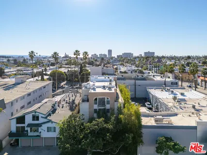 $1,549,000 | 1214 14th Street, Unit 204, Santa Monica, CA 90404