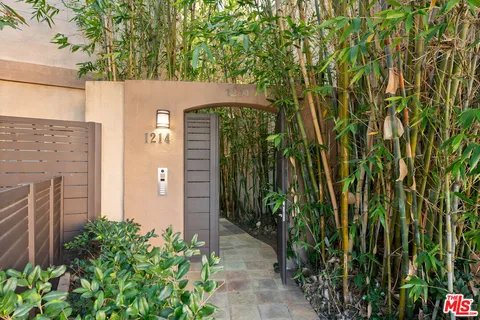 $1,549,000 | 1214 14th Street, Unit 204, Santa Monica, CA 90404