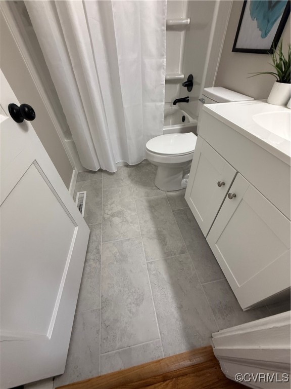 1809 Skipwith Road Henrico, VA 23229 - Photo 11 of 18 a bathroom with a sink a toilet and shower