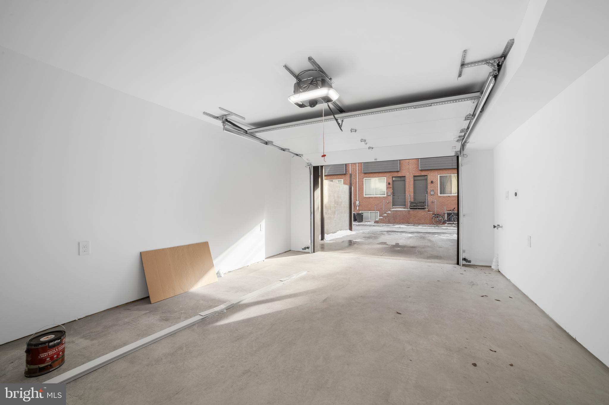 2018 Ellsworth Street Philadelphia, PA 19146 - Photo 40 of 47 a big room with closet and windows