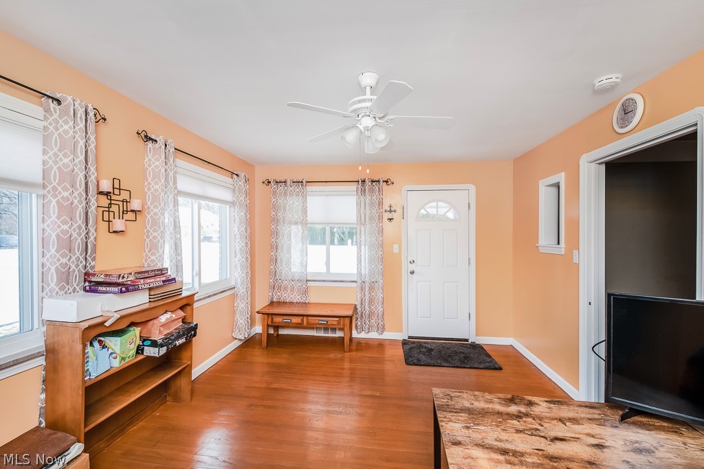 5919 Pearl Road Cleveland, OH 44130 - Photo 9 of 29 Gallery Image 9