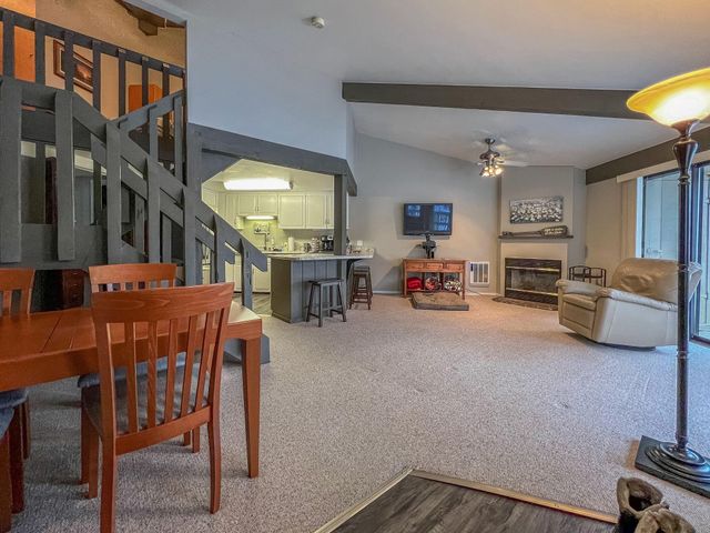 404 Deerpath West, Unit G, Fontana, WI 53125