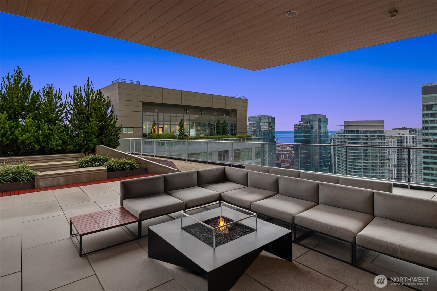 1808 Minor Avenue, Unit 2308 Seattle, WA 98101 - Photo 28 of 36 a view of a terrace with furniture