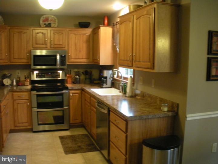 905 Pine Heights Road Reading, PA 19605 - Photo 8 of 15 Kitchen