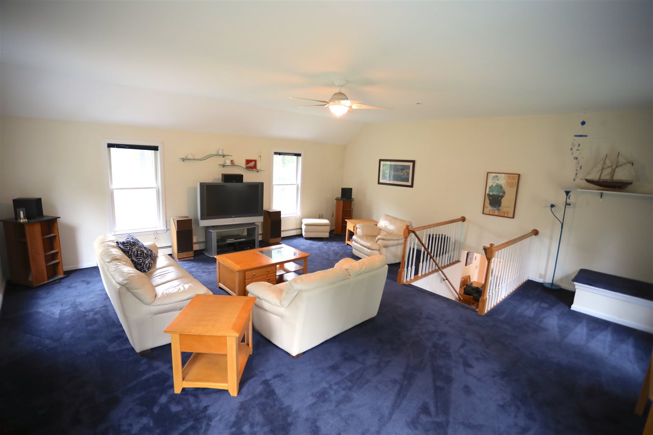 292 Mallego Road Barrington, NH 03825 - Photo 4 of 34