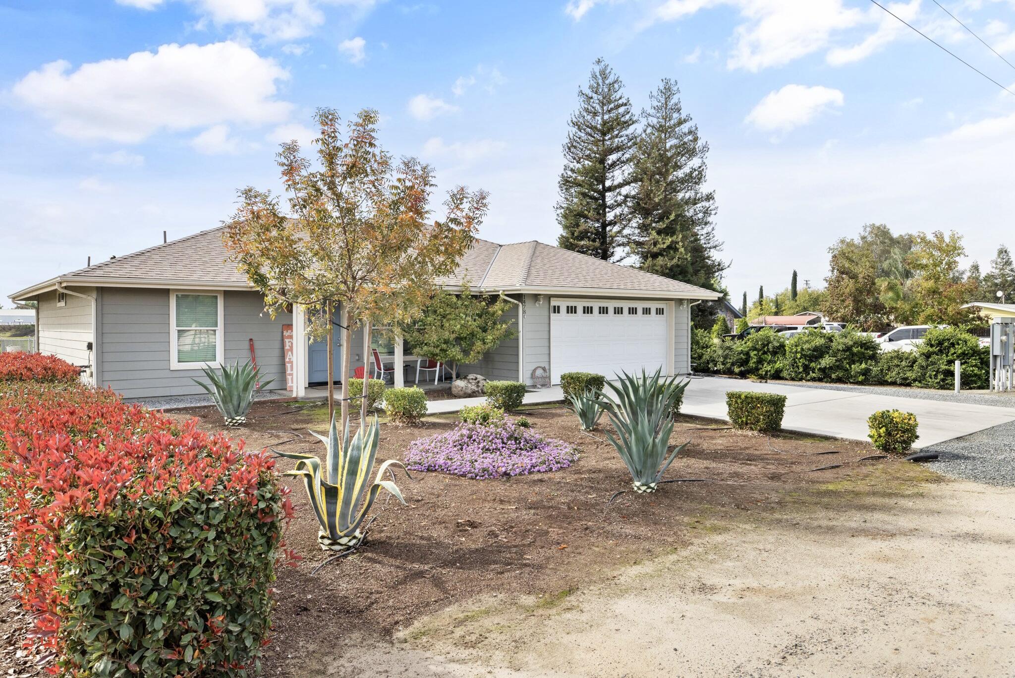 1478 North Belmont Road, Unit E Exeter, CA 93221 - Photo 3 of 29 3-web-or-mls-713A9298