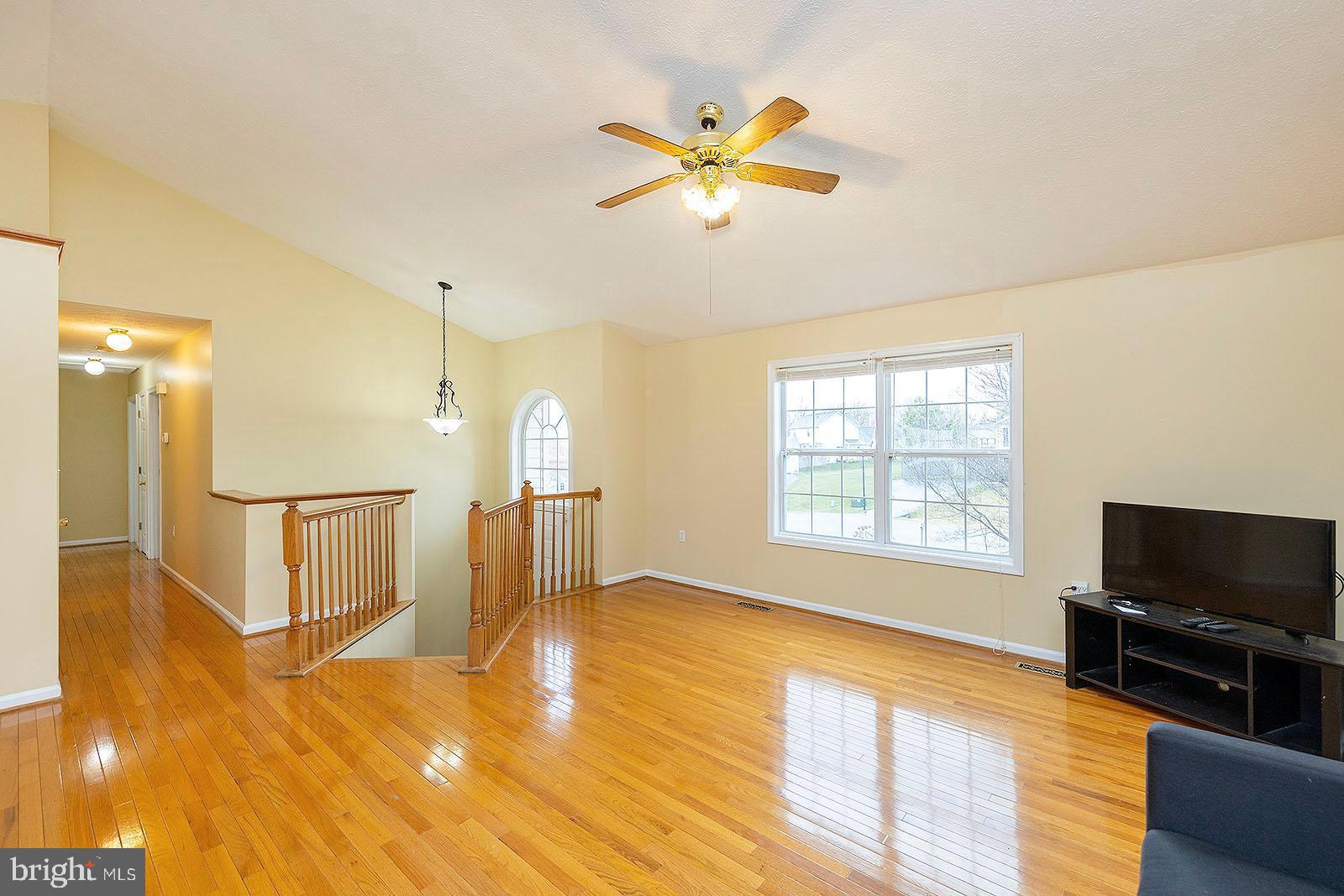 29 Roger Court Ranson, WV 25438 - Photo 2 of 41 Living Area