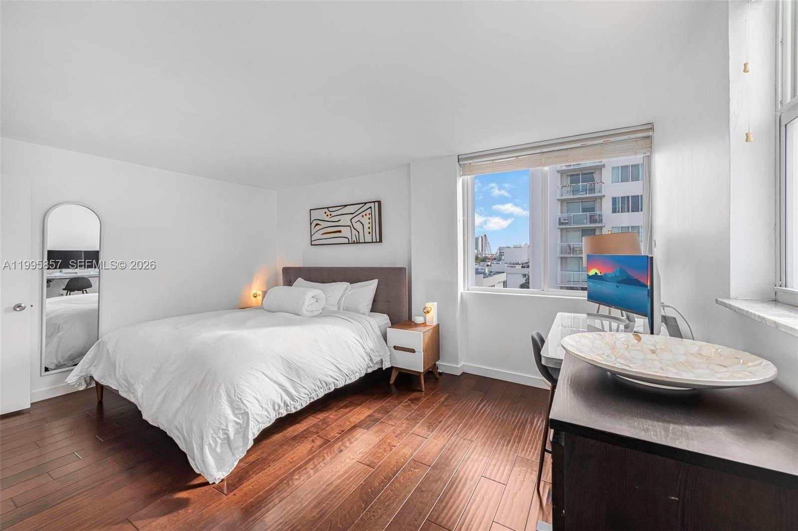 1658 Bay Road, Unit 701 Miami Beach, FL 33139 - Photo 14 of 26