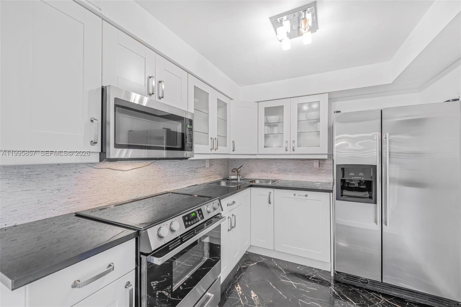 1658 Bay Road, Unit 701 Miami Beach, FL 33139 - Photo 4 of 26