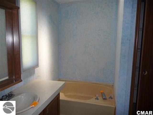 7321 East Fremont Road Shepherd, MI 48883 - Photo 8 of 11 1767735-7.JPG
