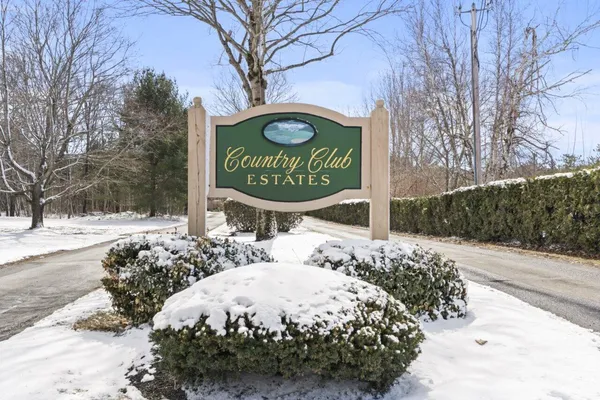 $400,000 | 43 Estates Drive, Unit 4, Manchester, ME 04351