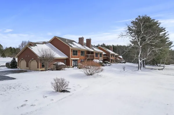 $400,000 | 43 Estates Drive, Unit 4, Manchester, ME 04351