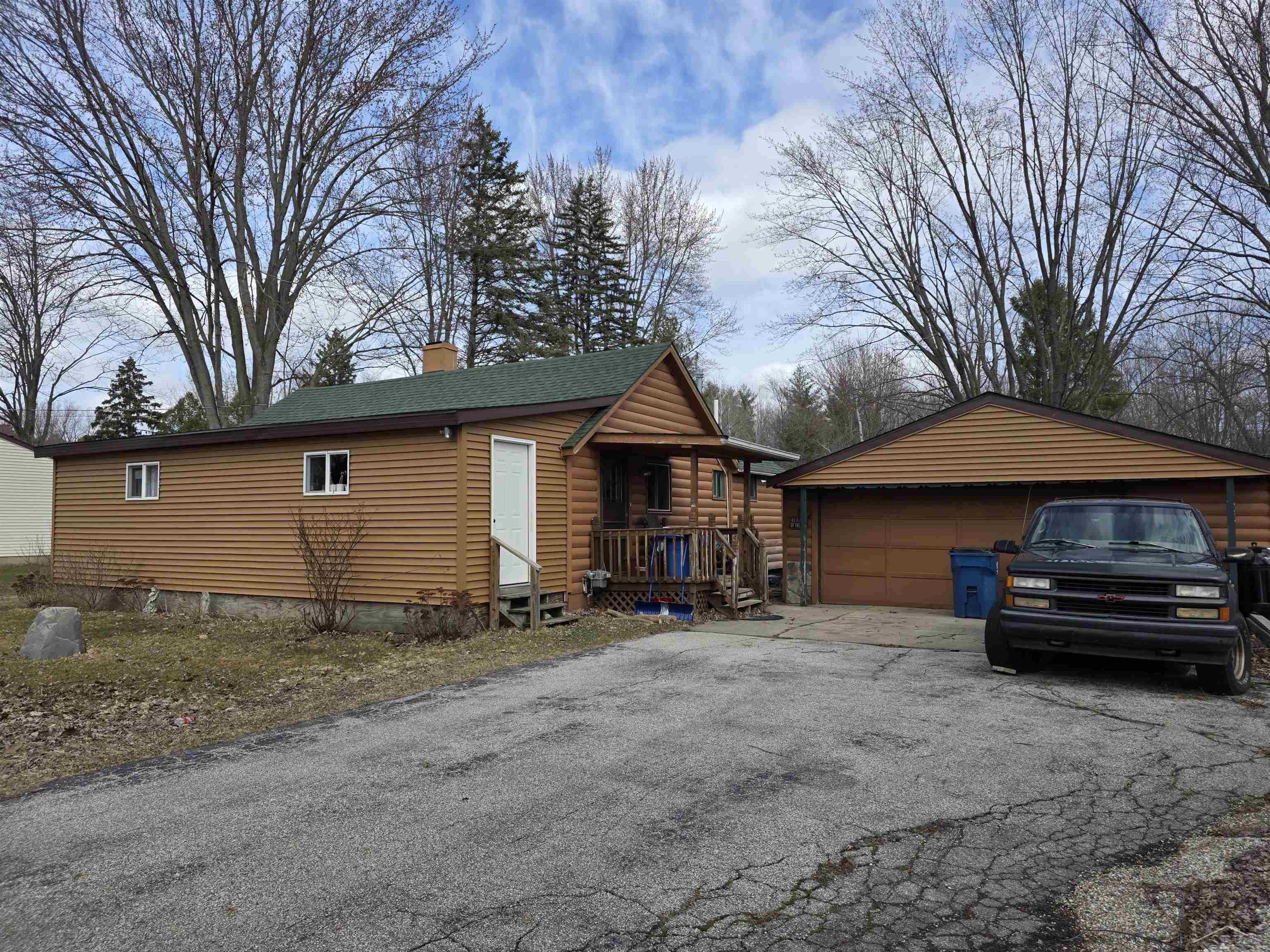 1711 South Poseyville Road Midland, MI 48640 - Photo 2 of 21